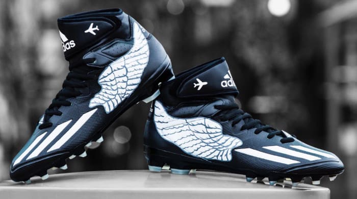 jimmy-graham-week-13-cleats.jpg